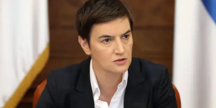 Premijerka Ana Brnabić razgovarala sa poljoprivrednicima o unapređenju tržišta