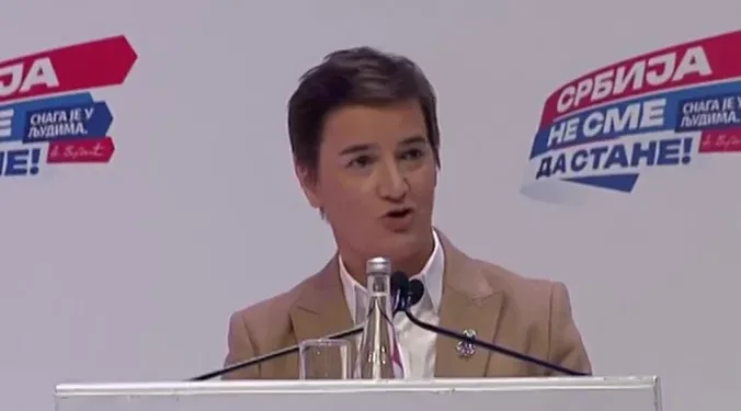 Ana Brnabić i Darija Kisić iz SNS-a družile se sa najstarijim sugrađanima iz Surčina