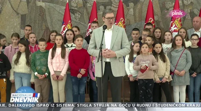 Predsednik Srbije Aleksandar Vučić sastao se sa učenicima i nastavnicima sa Kosova i Metohije